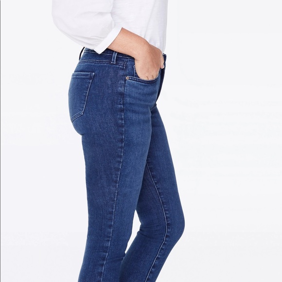 NYDJ AMI SKINNY Jeans {Niptuck Technology} - Picture 9 of 9